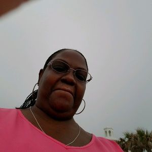 Meet your Posher, Faye